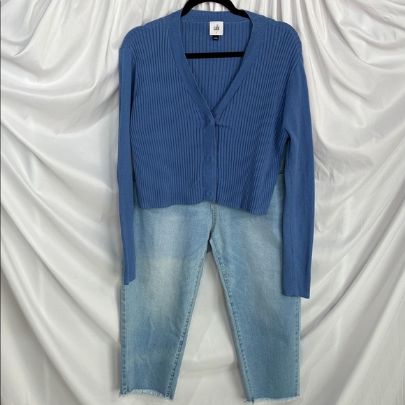 Cropped Blue Jeans - Picture 4 of 7